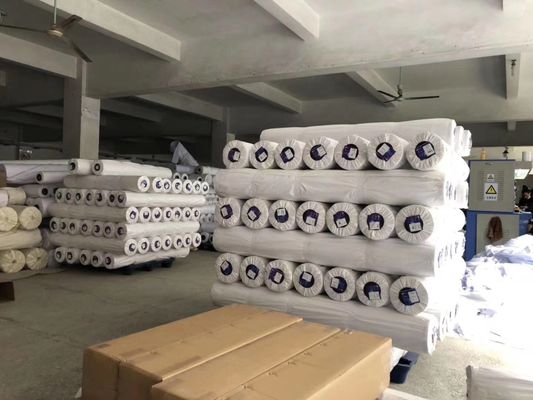 Λευκό πολυεστερικό σατέν ύφασμα σημαίας 110GSM για εκτύπωση άμεσης εξάχνωσης για διαφήμιση Banner Teardrop Swooper Flag